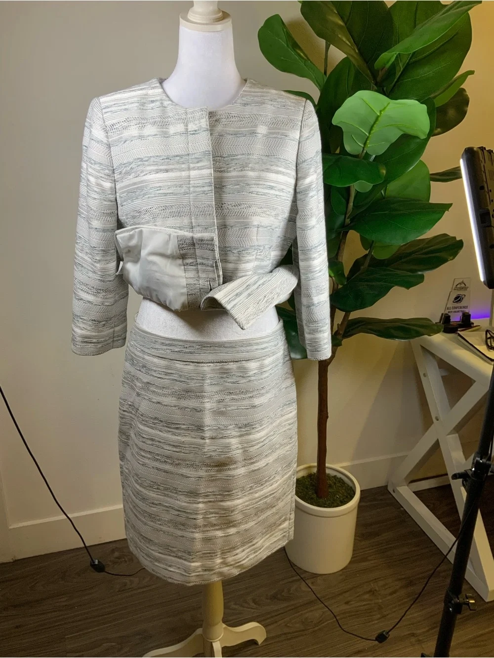 Ann Taylor Cream & Light Gray Textured Blazer